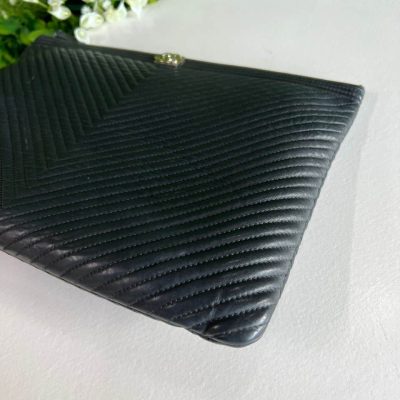 Herringbone O Case Black SHW - Chanel