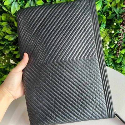 Herringbone O Case Black SHW - Chanel